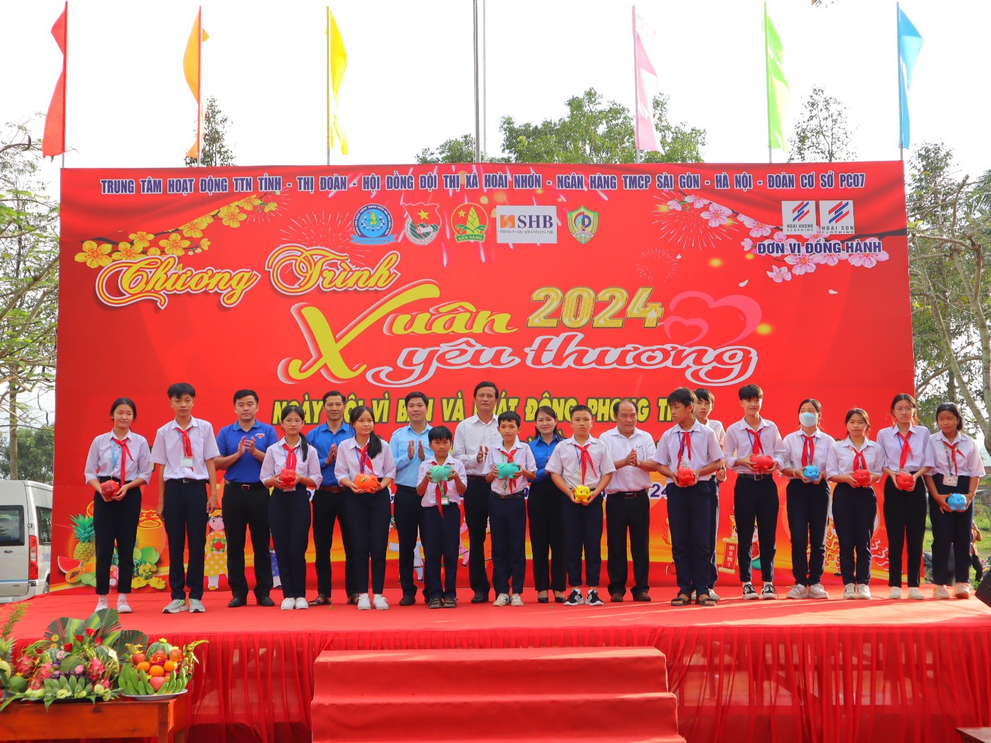 Hình ảnh chương trình xuân yêu thương – Hoài Ân